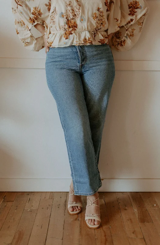 The Ribcage Straight Ankle Jeans by Levi's - In The Middle